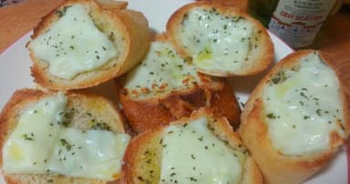 Pan de Ajo con Queso