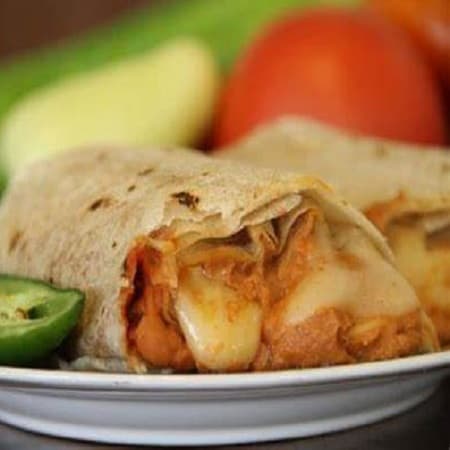 Burritos de frijol refrito con queso