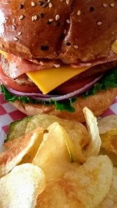 Combo SENCILLA Burger + Papas Fritas