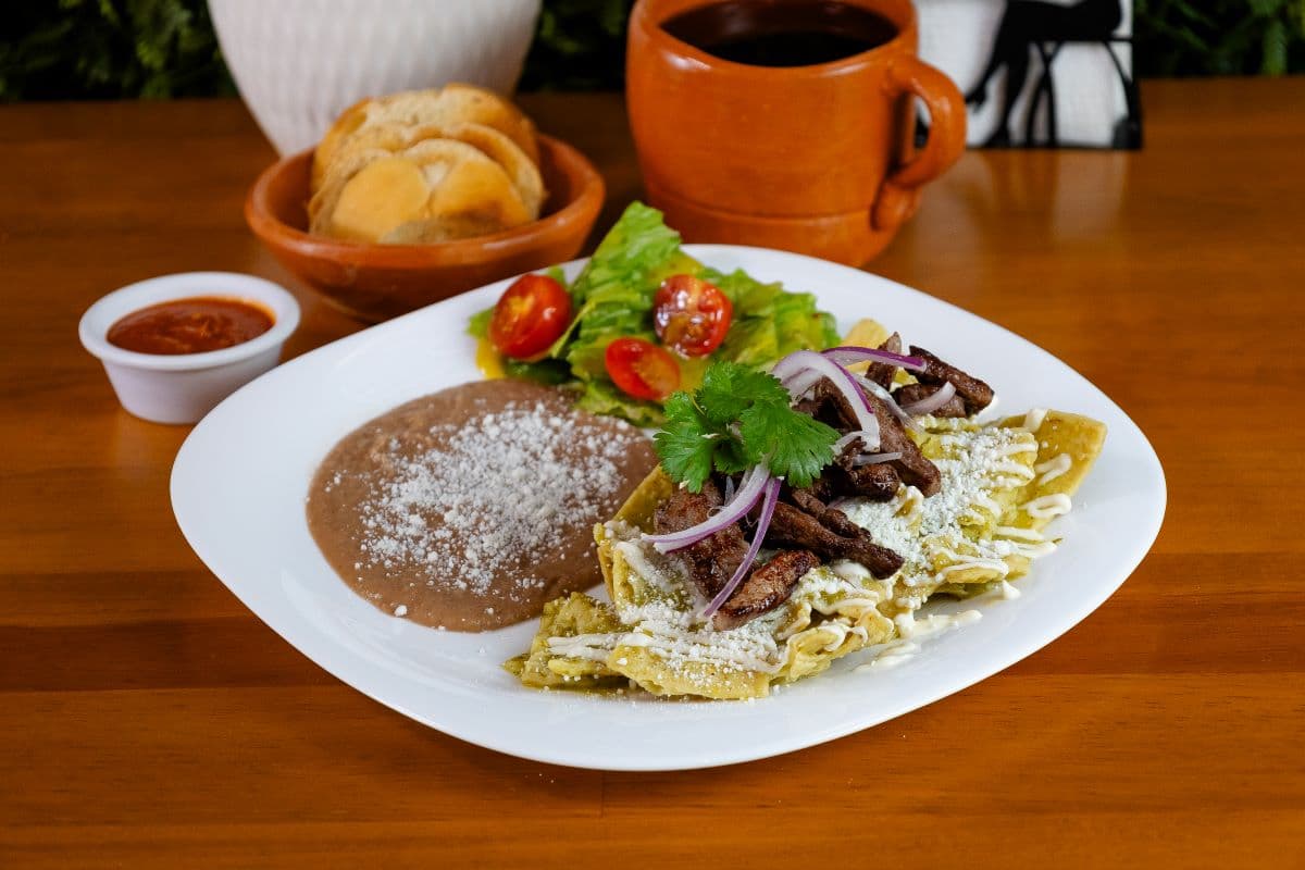 Chilaquilas con Arrachera