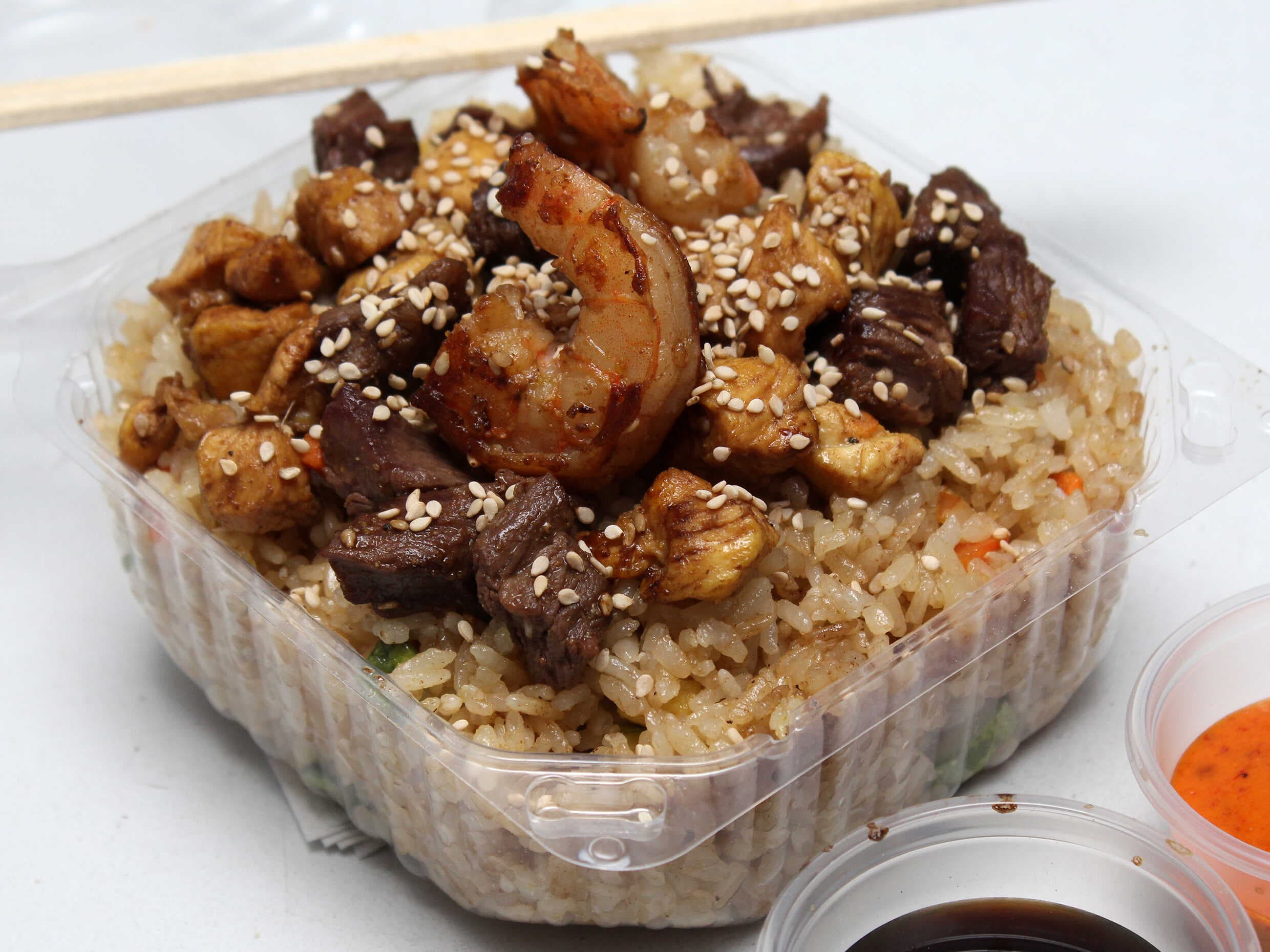 Combo Yakimeshi Mixto en pareja