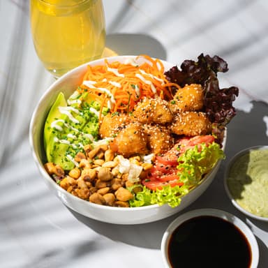 Combo Bowl Ensalada Pollo Agridulce  + Bebida