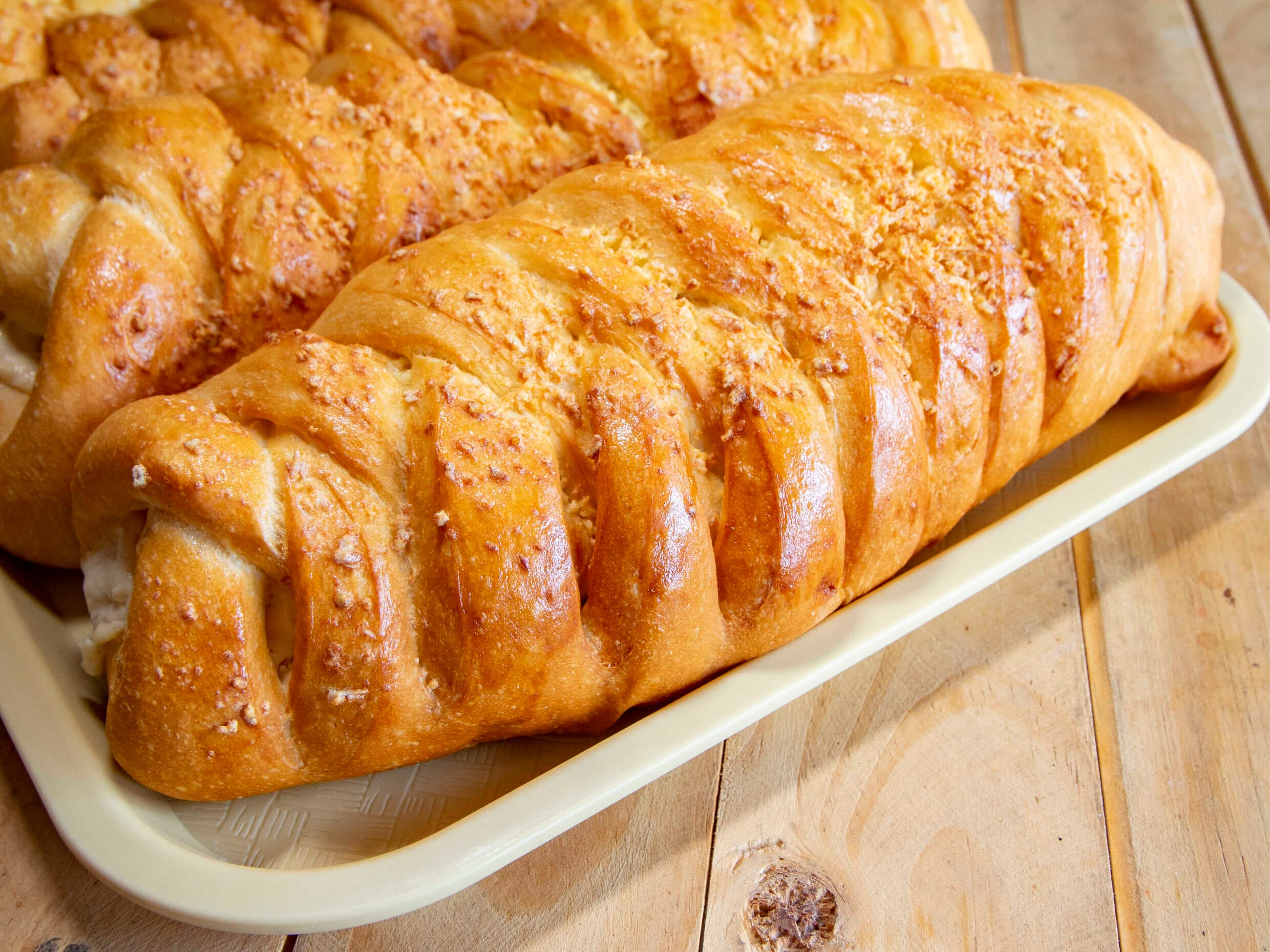 Pan Relleno con Jamón y Queso Crema