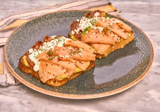 Poached Salmón Eggs