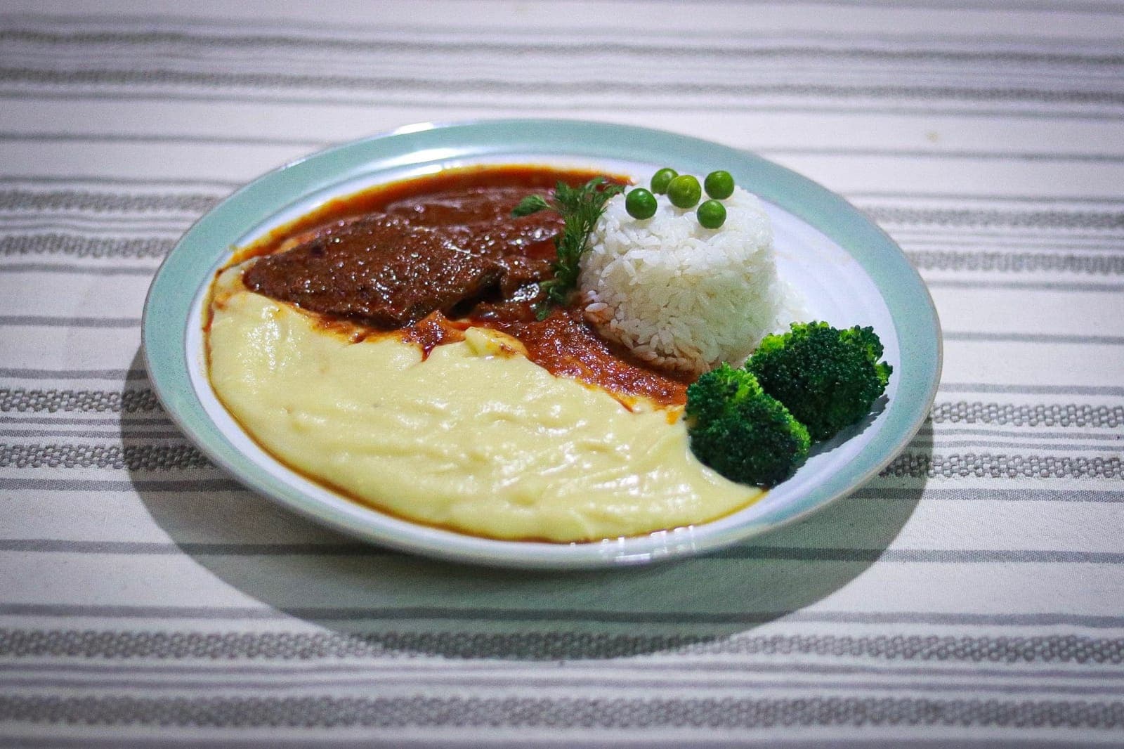 Asado de Res con Puré