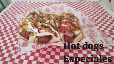 Hot Dogs Mega Especiales 3 Piezas