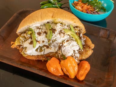 Única Torta de Chilaquiles HABANERO con Milanesa