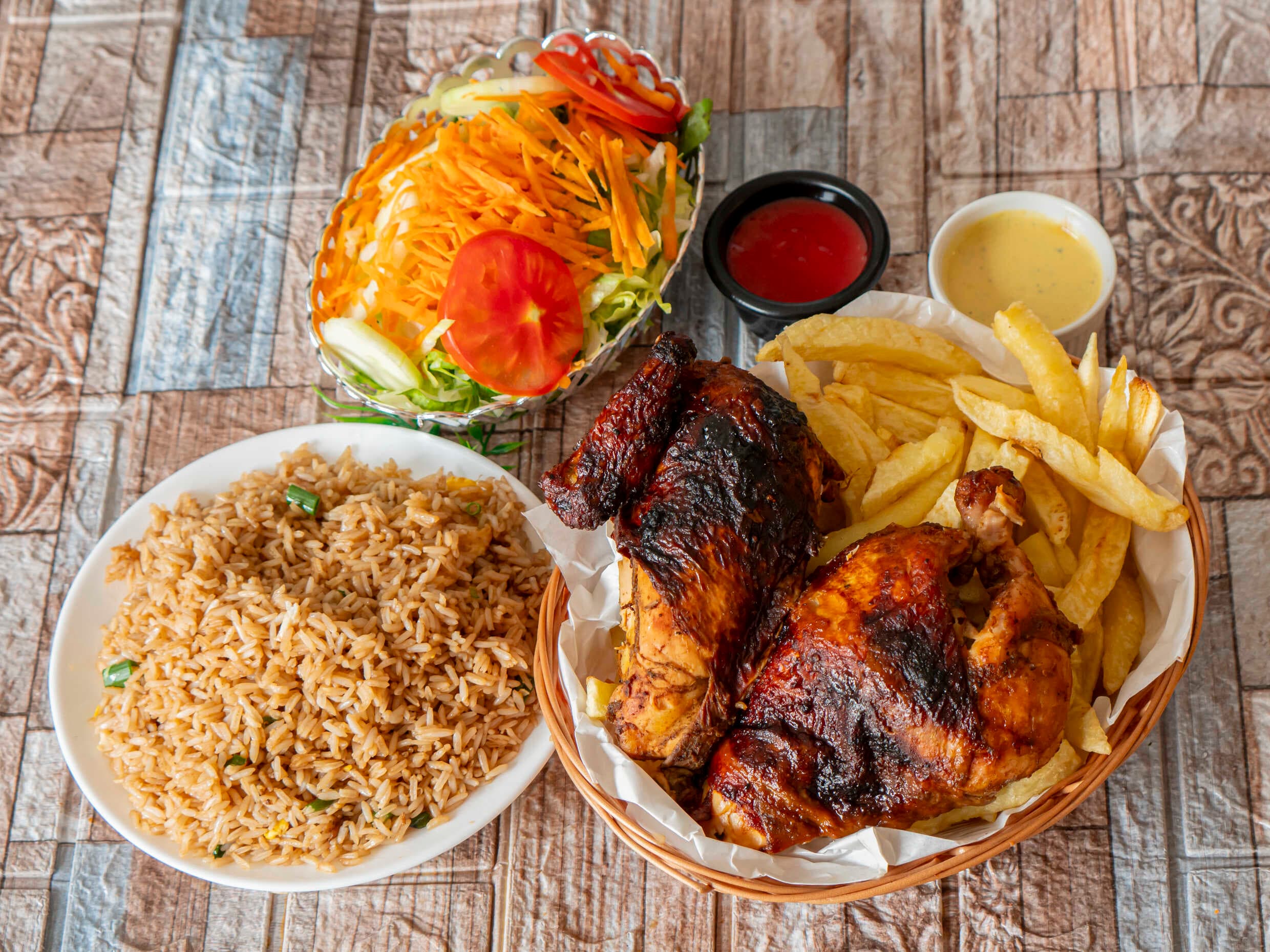 1/2 Pollo a la Brasa + Chaufa