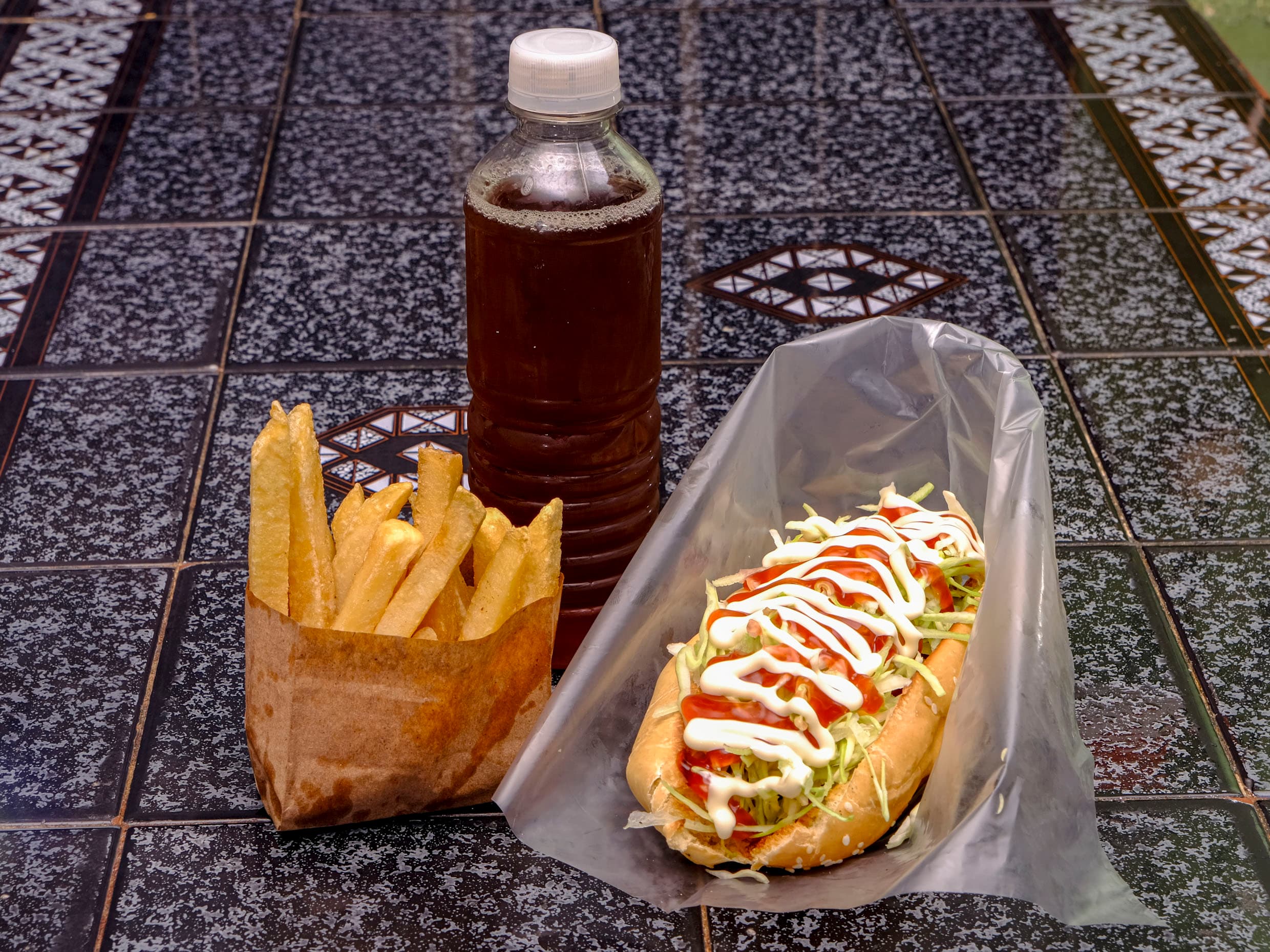 Hot Dog, Fríes y Ice Tea
