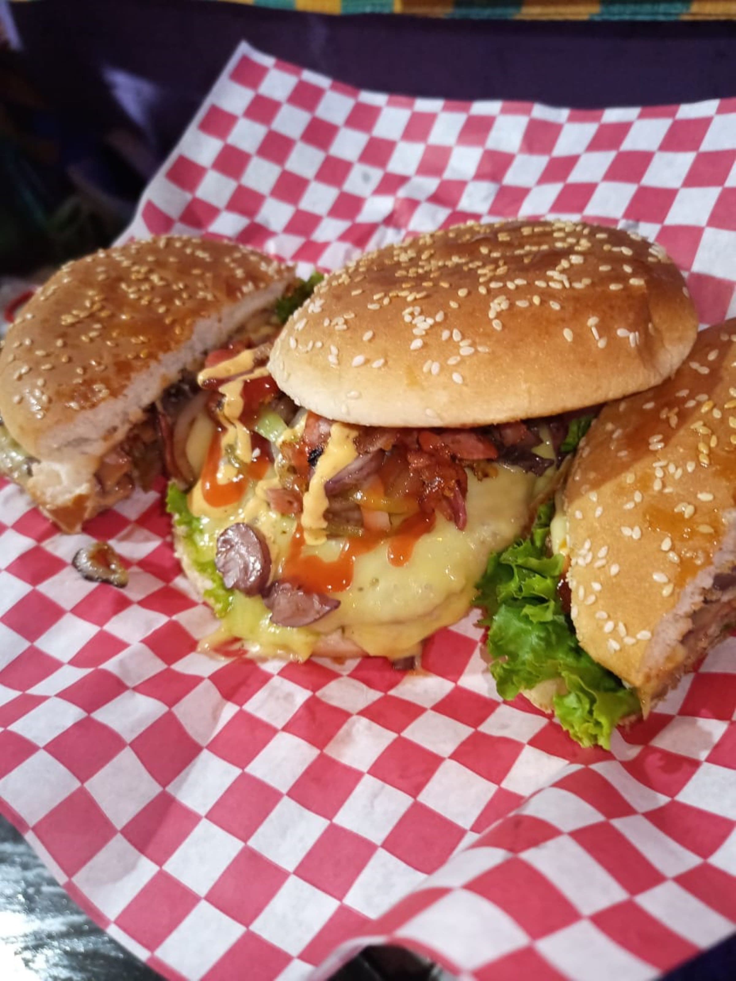Hamburguesa Especial  (Piña Habanero)