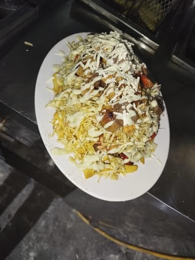 Salchipapa Mixta