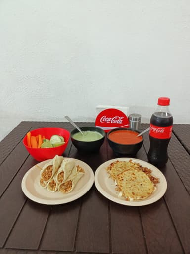 Combo Coca Cola + Taco Y Agarron + Coca 400ml