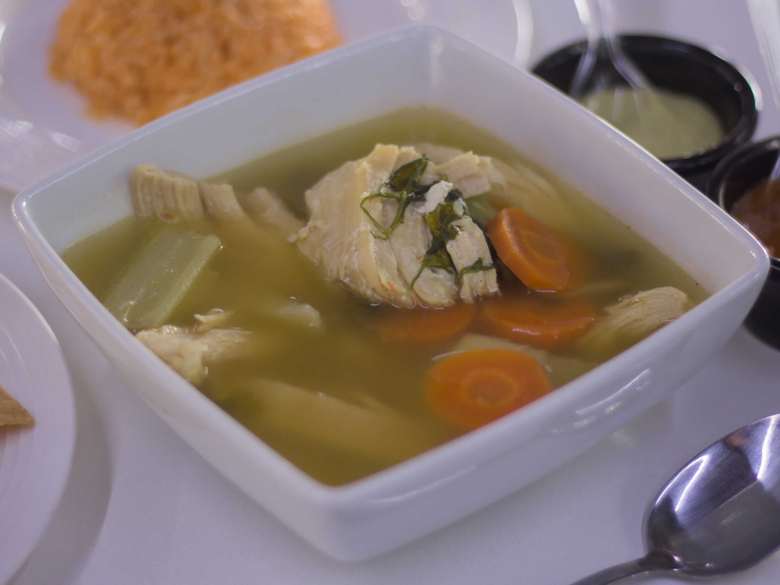 Caldo de Pollo