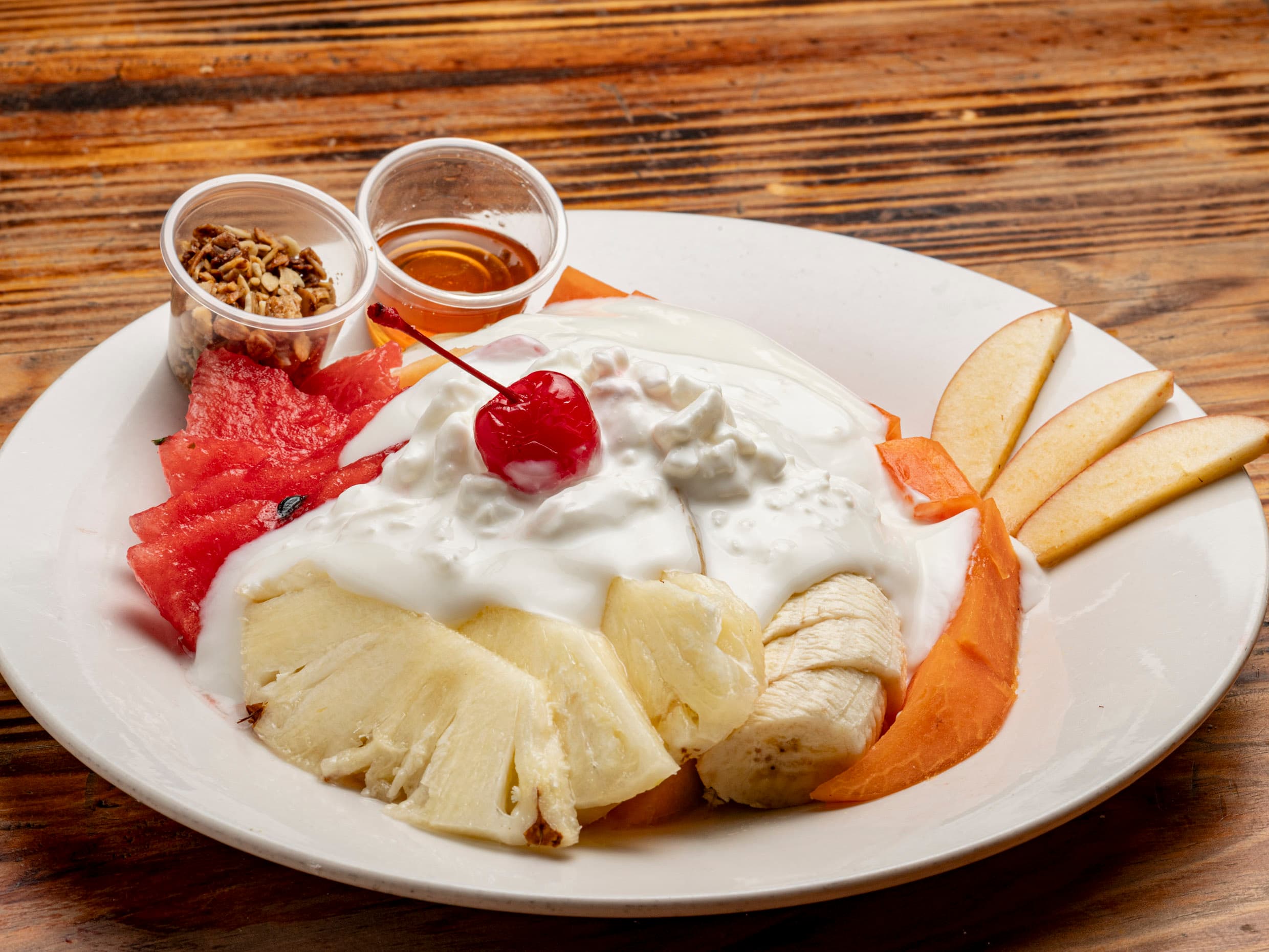 Plato de Fruta con Cottage o Yogurt