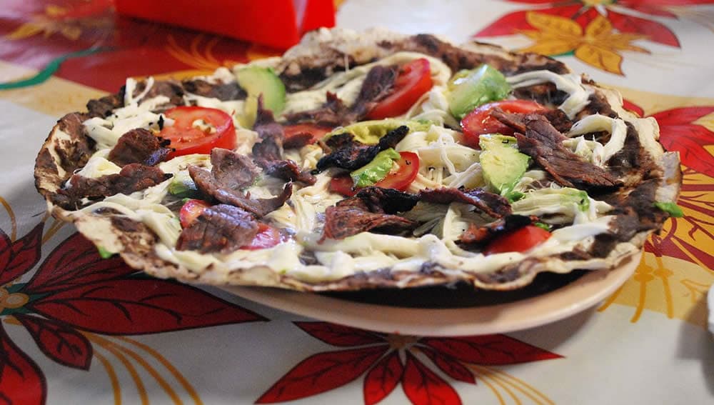 Tlayuda de Bistec