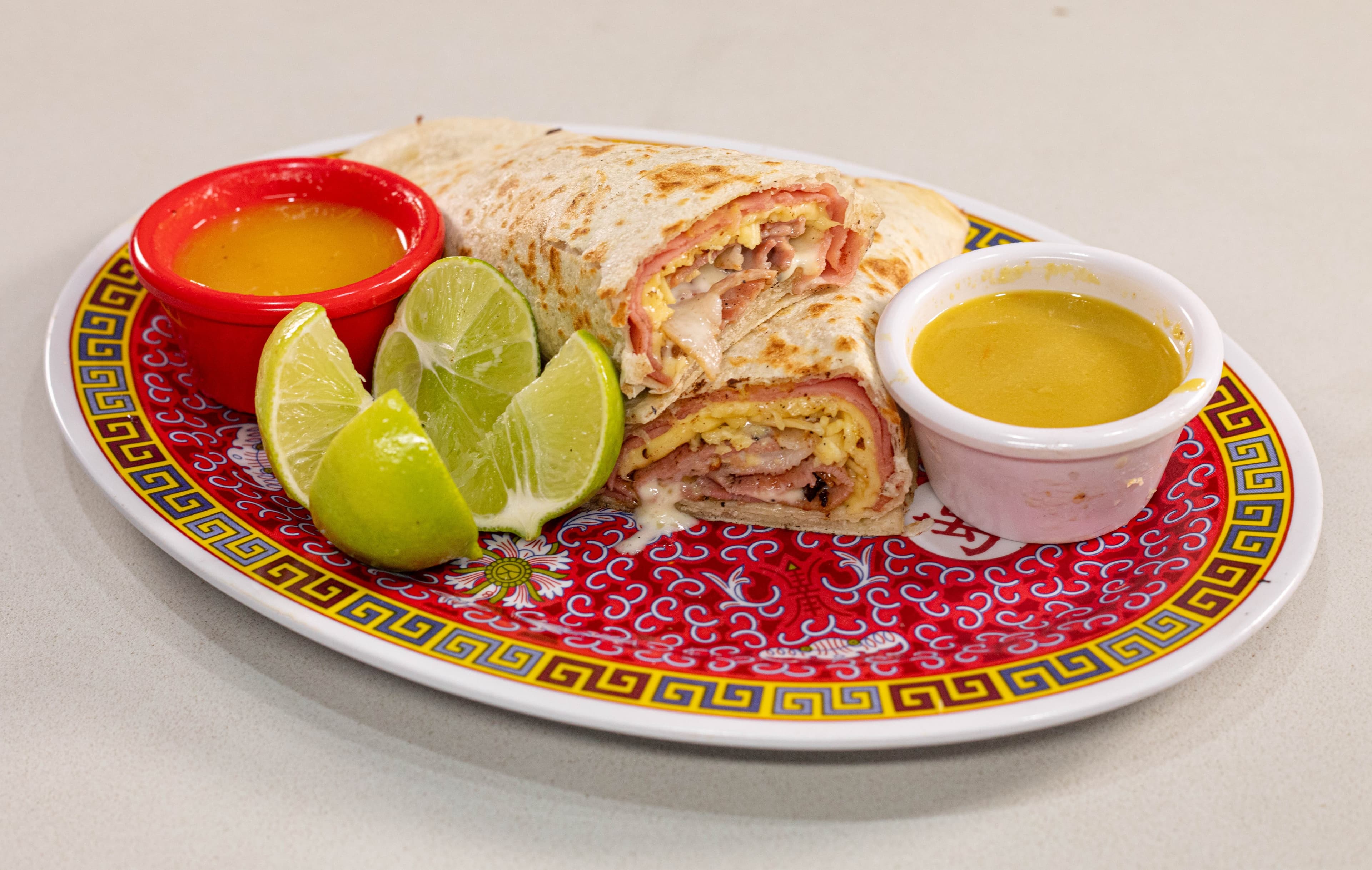 Burrito Jamón Tocino y Queso