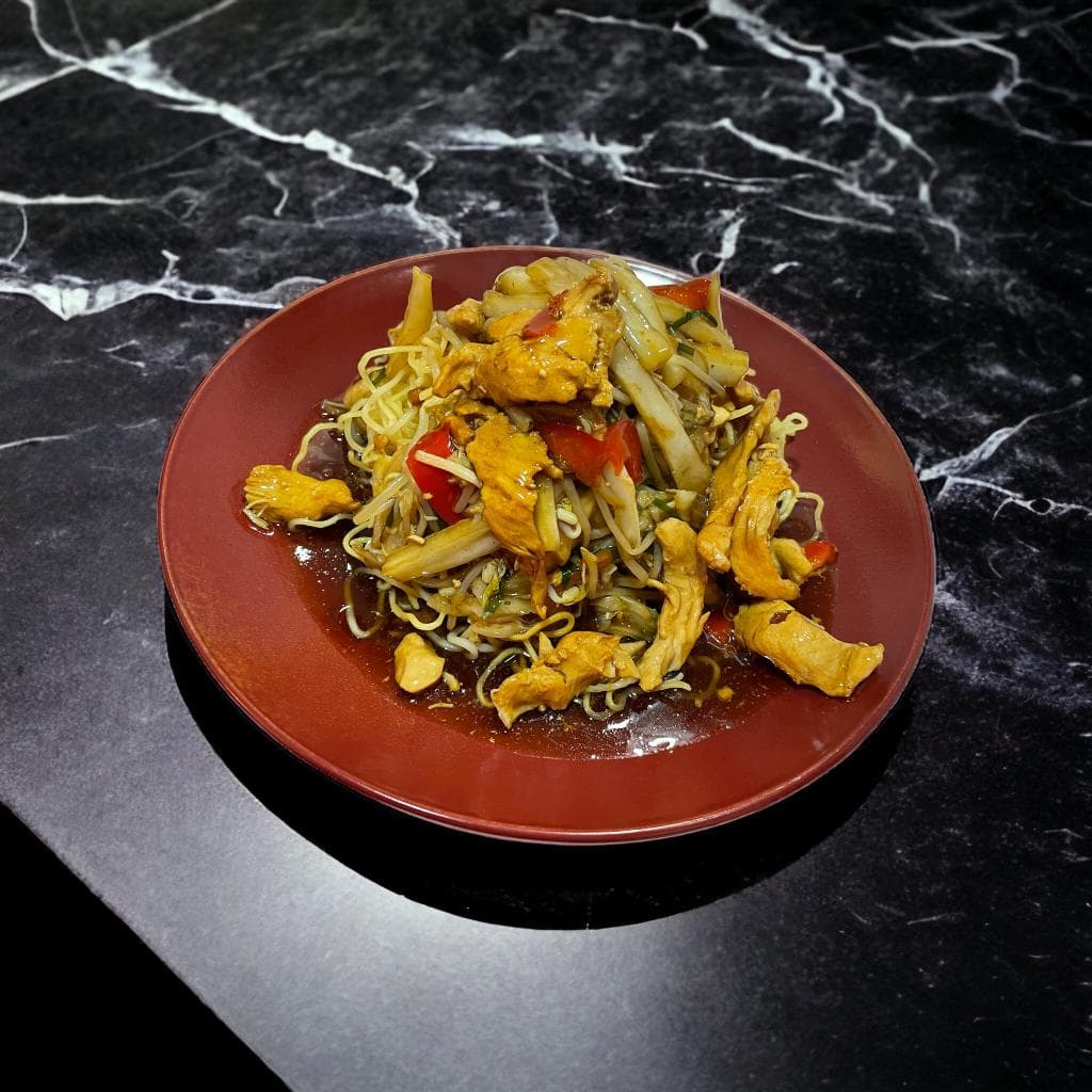 Tallarín Dorado Pollo