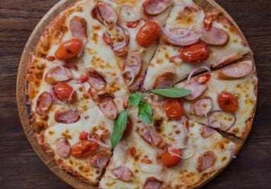 Pizza de Salchicha 8 Rebanadas