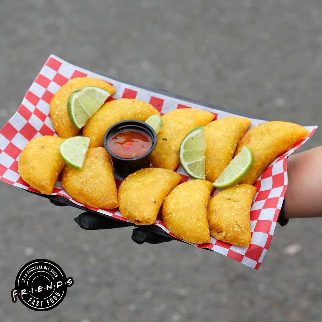 10  Empanadas Cocteleras