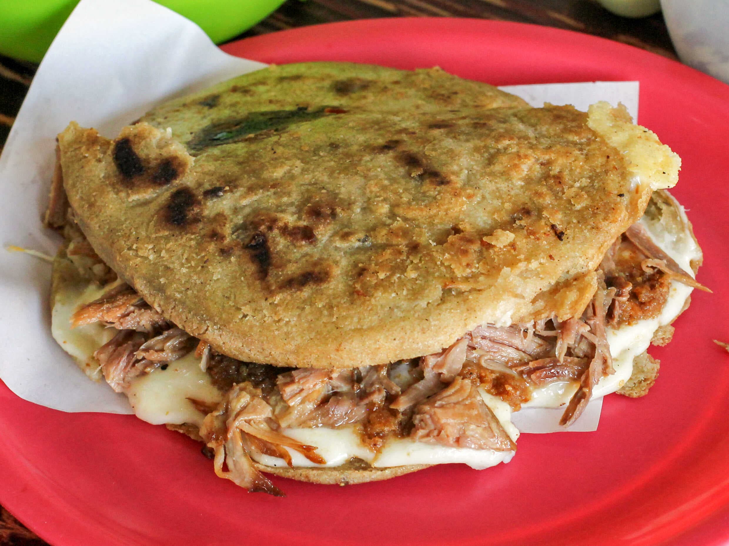 Gordita con Queso y Carne