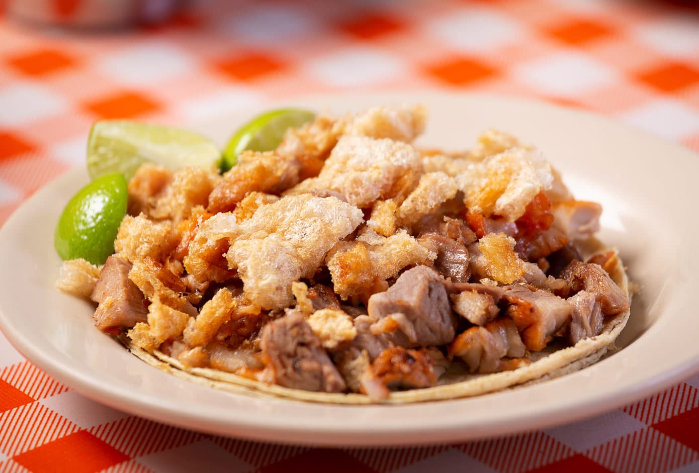 Taco de Carnitas con Chicharrón