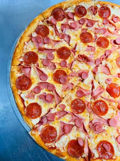 Pizza Grande Carnes Frías