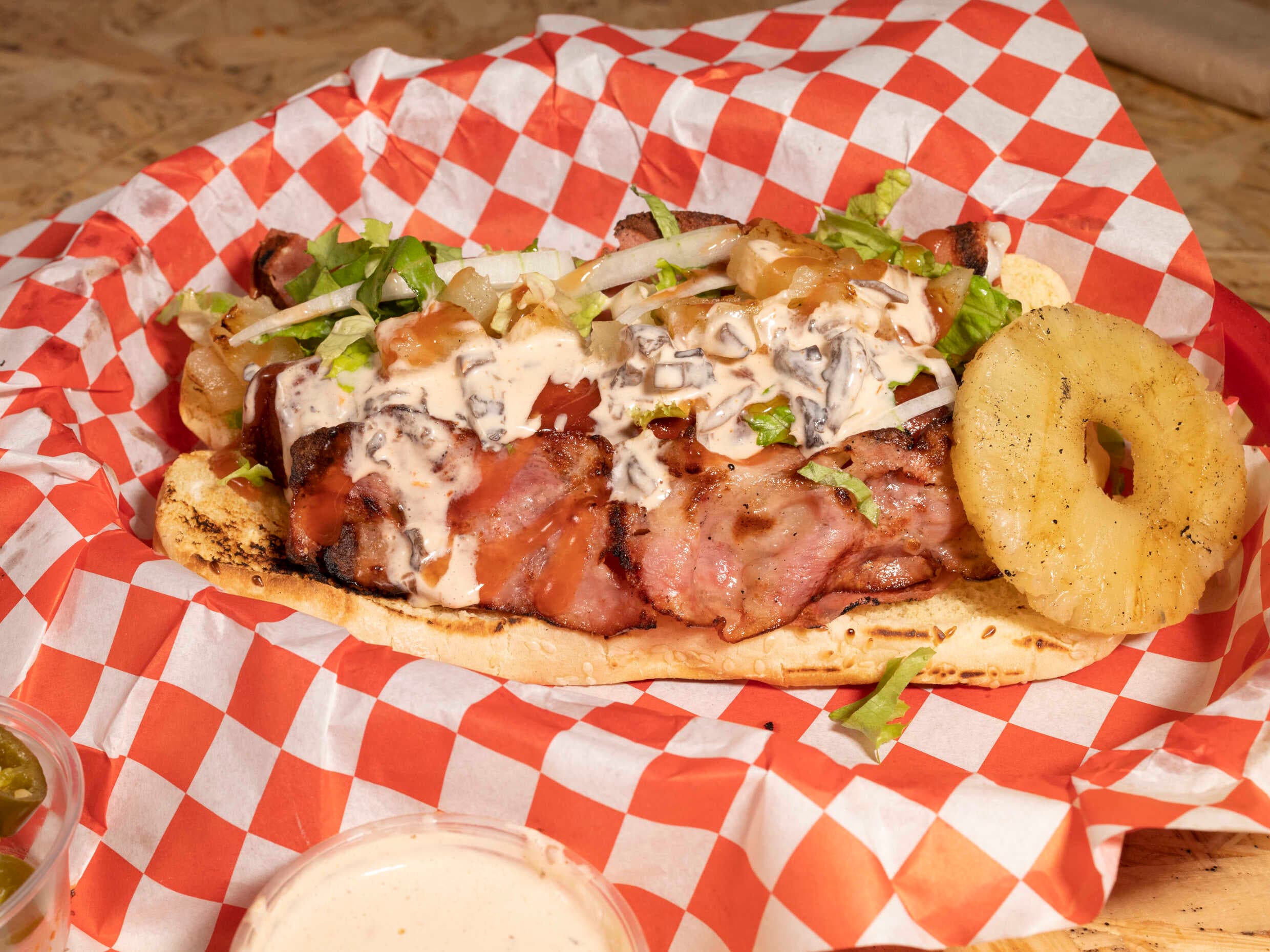 Hot Dog Travieso Hawaiano