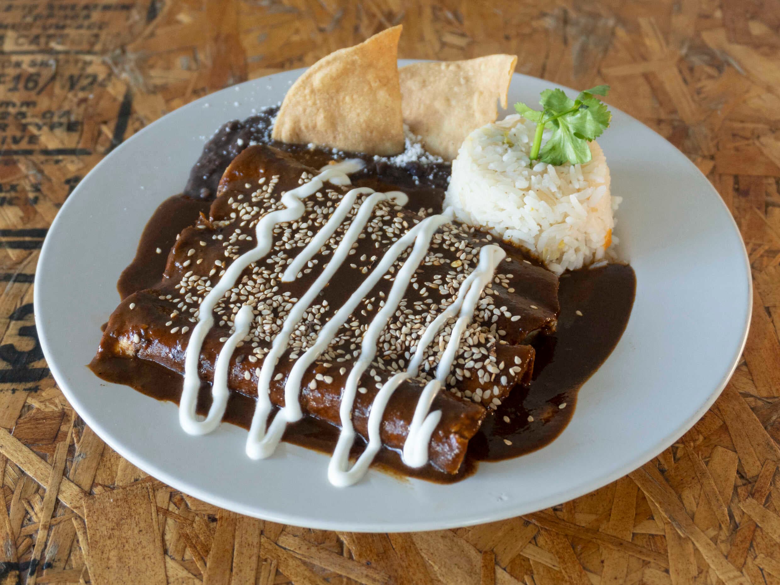 Enfrijoladas con pollo