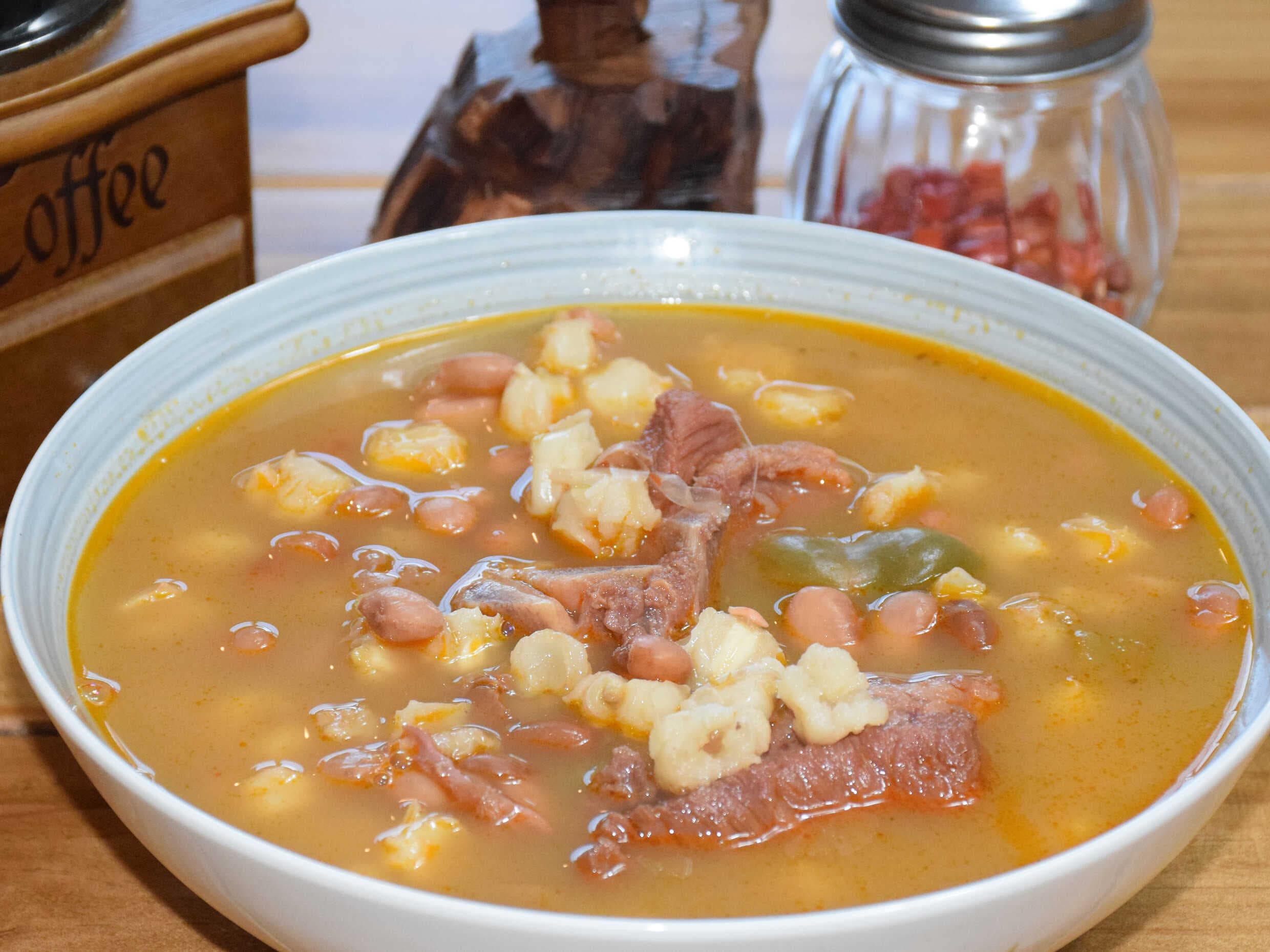 Caldo Gallina Pinta *