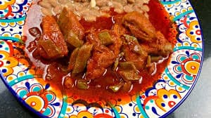 Costilla de Puerco en Salsa y Nopales