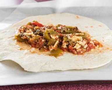 Burrito Rajas con Queso Tradicional