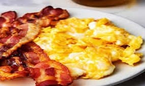 Huevos Revueltos con Tocino