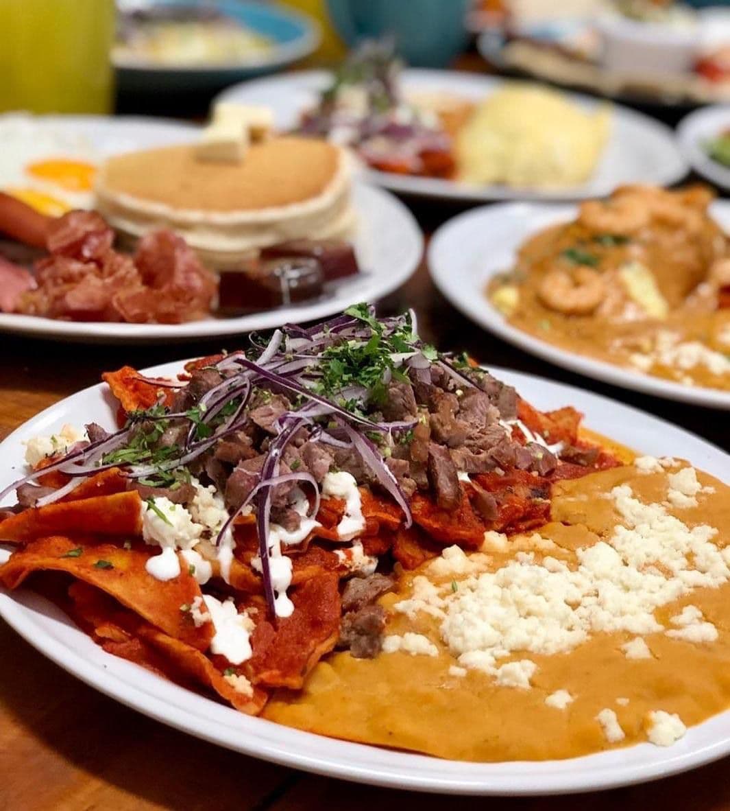 Combo 2Chilaquiles Rojos/Carne + 2Jugos de Naranja