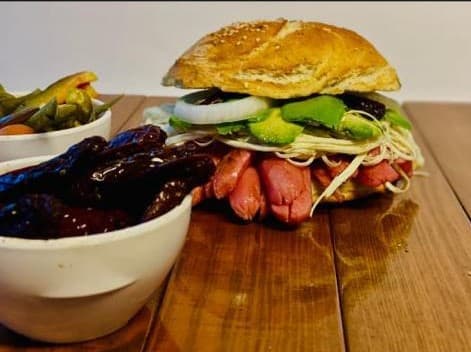 Cemita de Salchicha