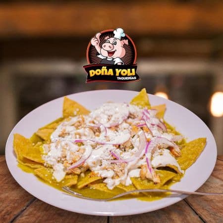 Chilaquiles verdes con carnitas