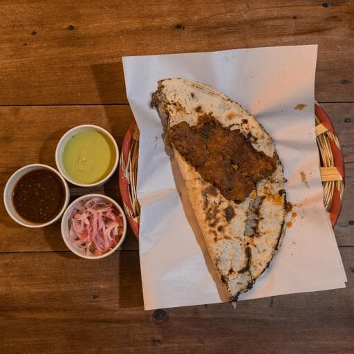Tlayudas con Cecina