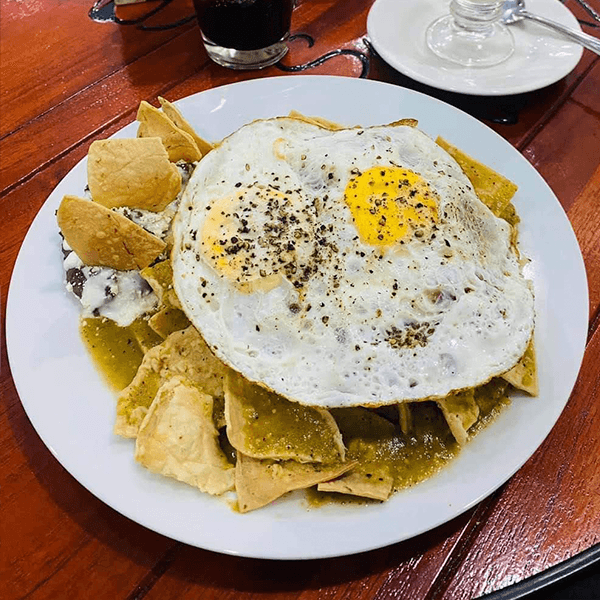 Chilaquiles con Huevo