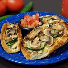 Molletes con Champiñones