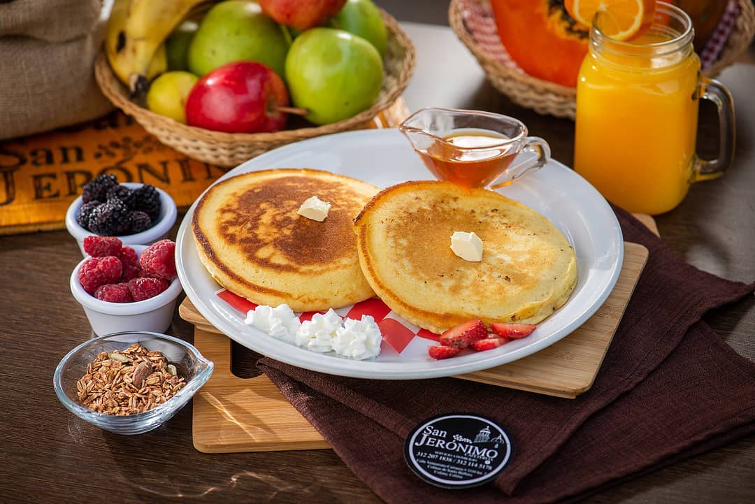 Combo Hot Cakes & Chocolate