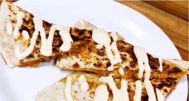 Quesadilla de Carne o Pollo