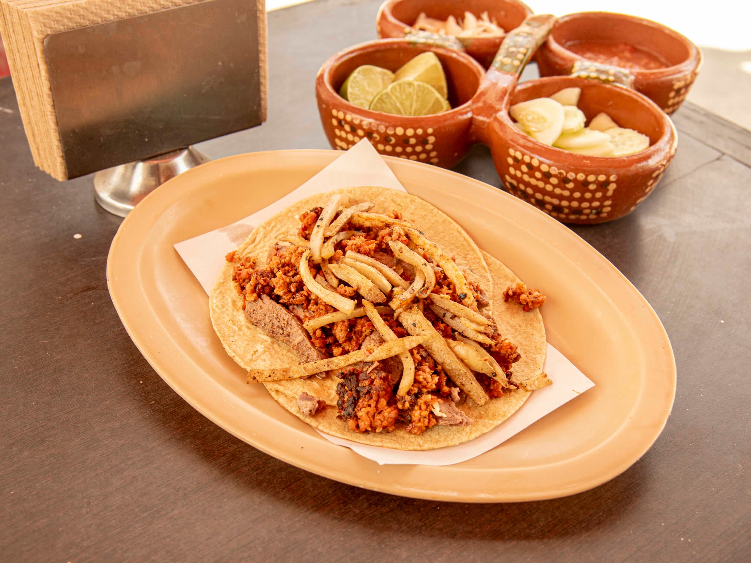 Taco de Arrachera con Chorizo