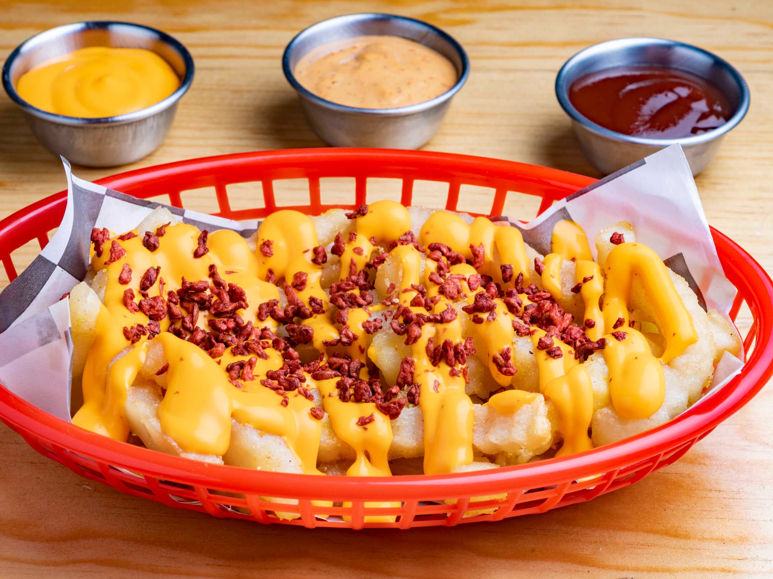 Papas con queso y tocino