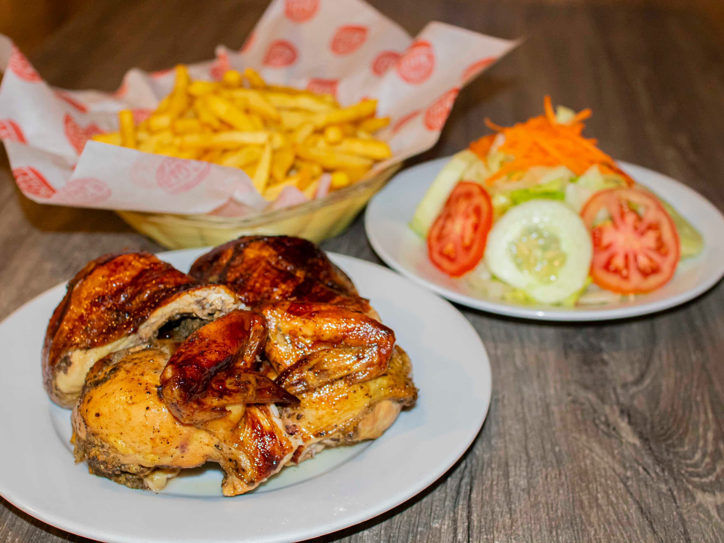 1 Pollo a la Brasa con Papas y Ensalada