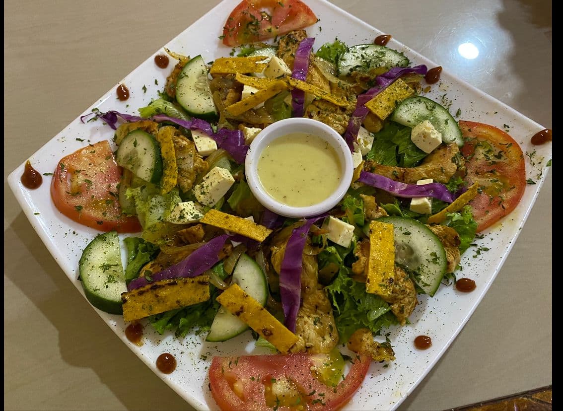 Ensalada de Pollo Empanizado