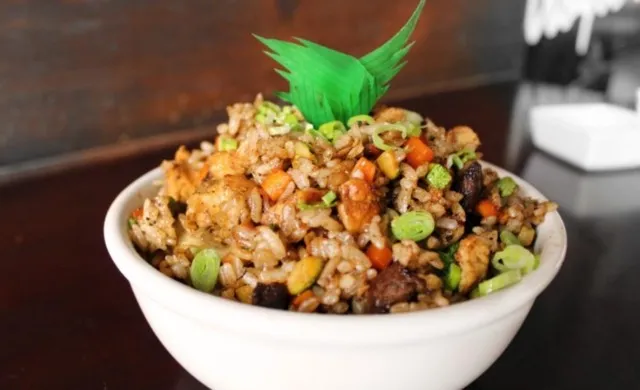 Arroz Yakimeshi Mixto