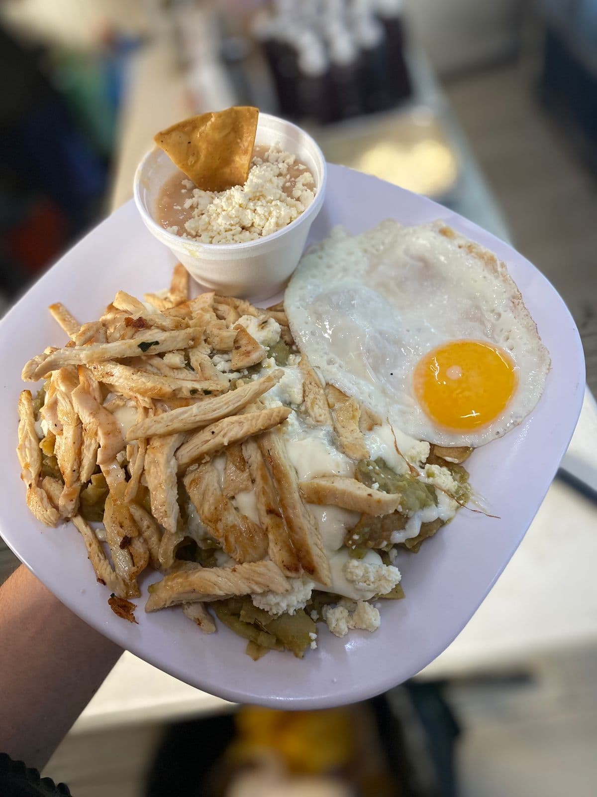 Chilaquiles verdes con Pollo