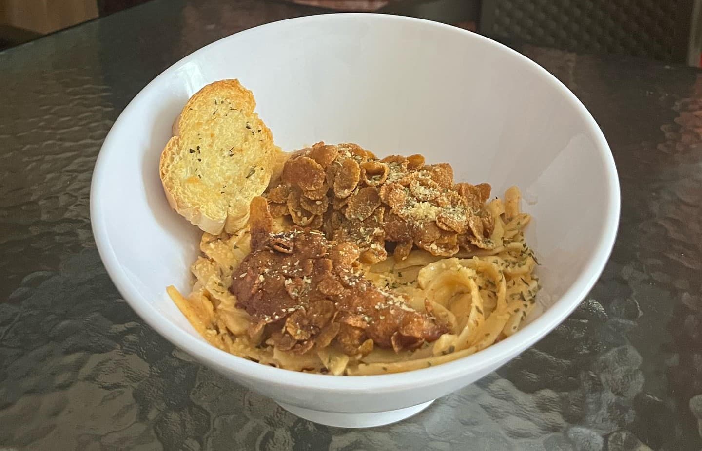 Fettuccini Buffalo con Tiras
