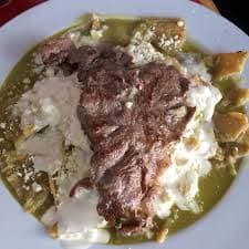 Chilaquiles Verdes con Arrachera