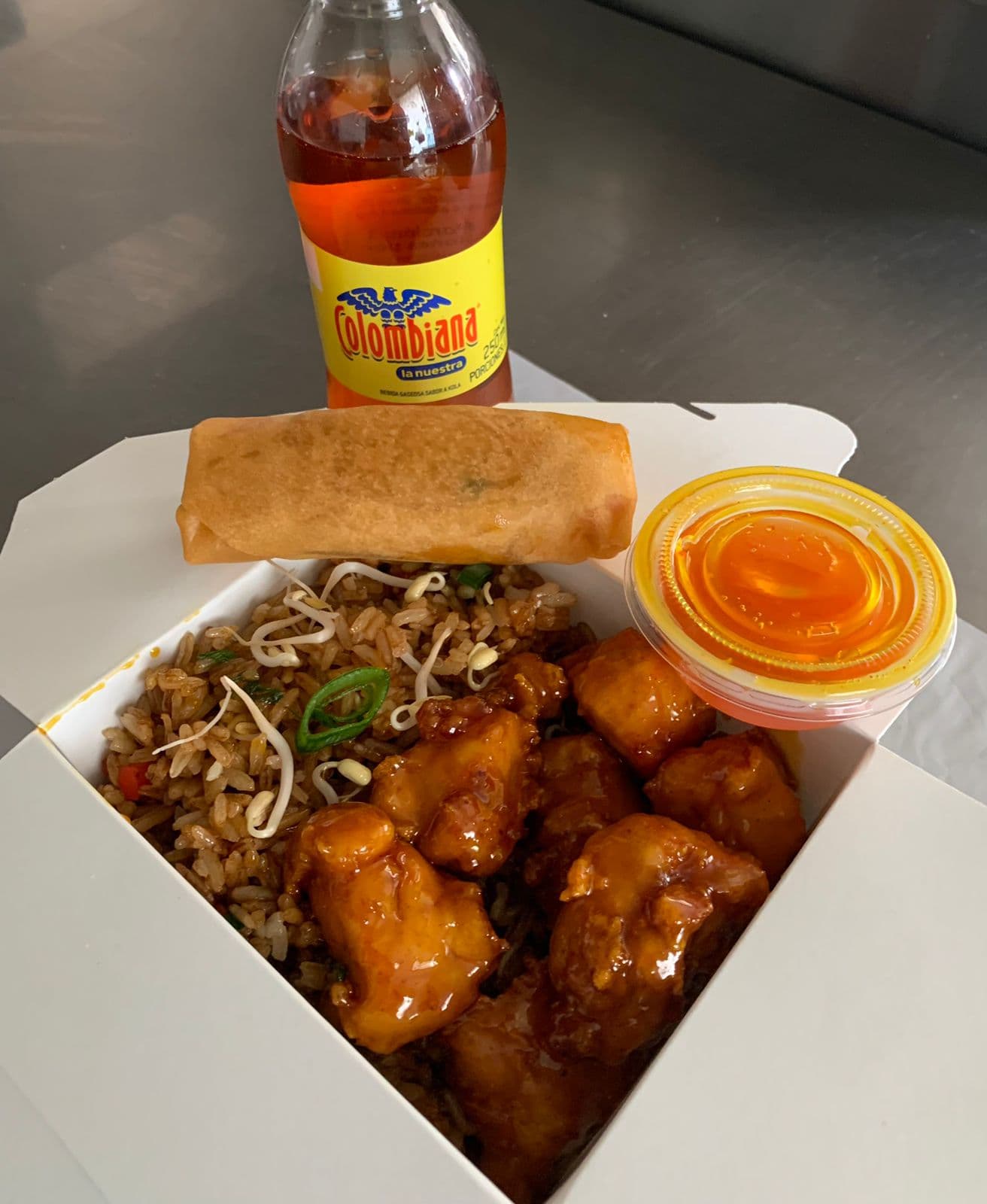 Combo Pollo a la Naranja + Lumpia + Gaseosa