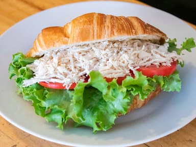 Sándwich Clásico de Pollo